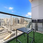 Serene Studio Retreat In Jlt