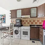Serene Studio Retreat In Jlt